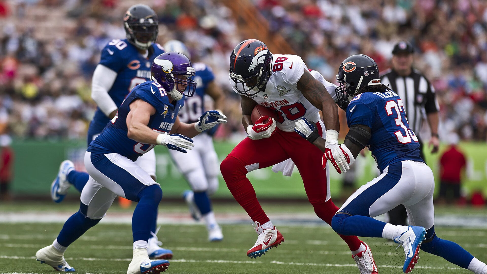 “三叉湖游泳馆：水上救生选手挑战极限反应速度”